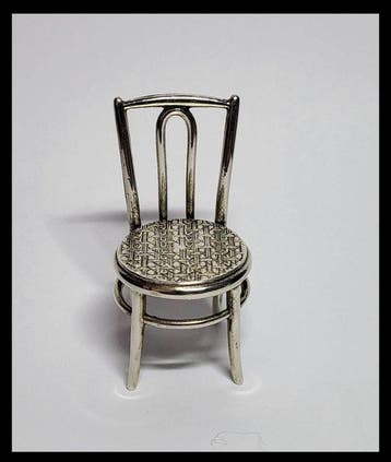Miniatuur beeldje - 2 Prachtige zilveren miniatuur Thonet, Antiek en Kunst