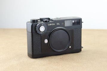 Leica CL Meetzoeker camera