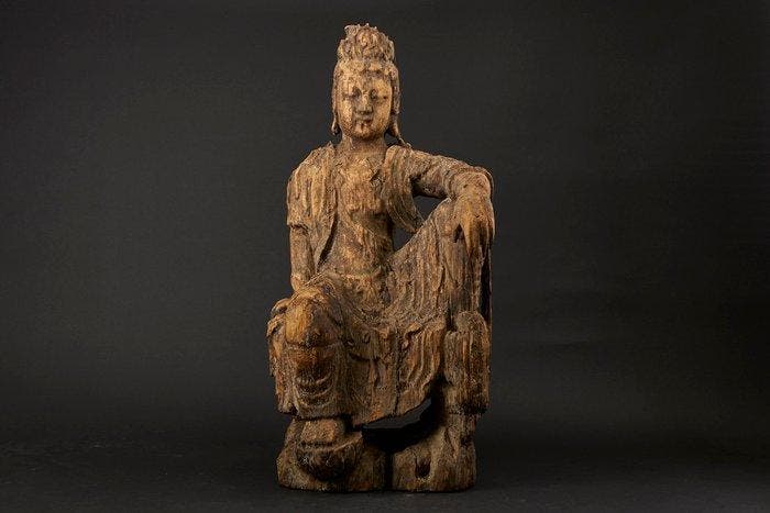 Antique Large Kwan Yin (Guanyin) Sculpture in Royal Ease, Antiek en Kunst, Antiek | Overige Antiek