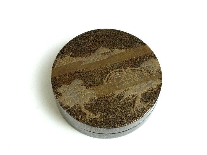 Container - Wierookhouder - Maki-e met motief van, Antiquités & Art, Antiquités | Autres Antiquités