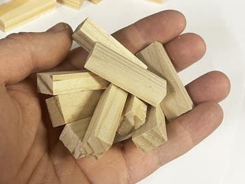 Set van 36 kleine knutselhoutjes, blokjes (4.5x1.5x1 cm), Verzenden, Nieuw