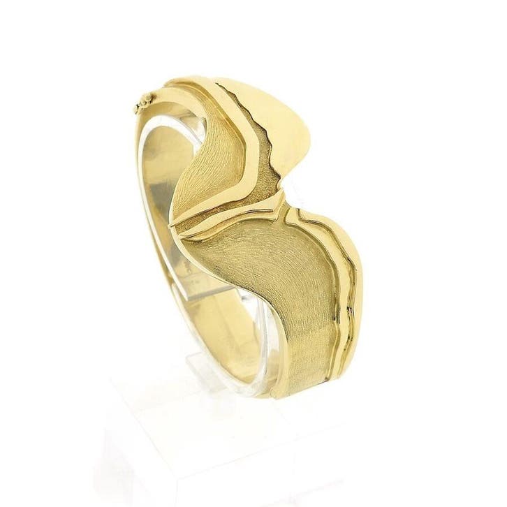 Robuust gouden slavenarmband., Handtassen en Accessoires, Armbanden, Overige kleuren, Gebruikt, Goud, Ophalen of Verzenden