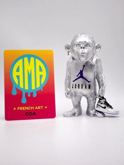 Pope (1985) - Air Jordan Chimp - Banksy & Air Jordan, Antiquités & Art, Art | Objets design