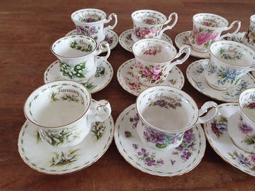 Royal Albert - Tafelservies (12) - Flower of the Month