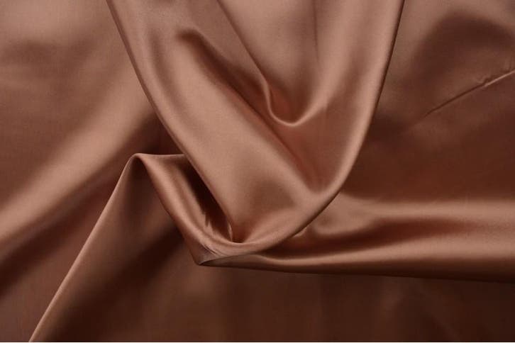 15 meter satijn stof - Oud roze, Hobby en Vrije tijd, Stoffen en Lappen, 120 cm of meer, 200 cm of meer, Roze, Nieuw, Satijn of Zijde