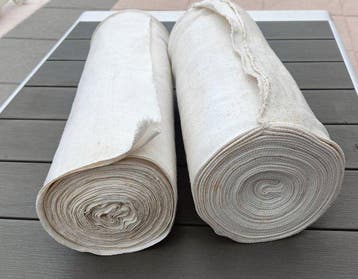 Textiel (2) - 1450 cm - 33 cm - 2 rollen antieke stof