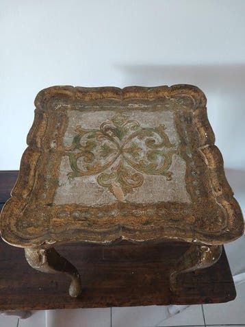 Bijzettafel (3) - Verguld hout - Florentijnse nesttafeltje