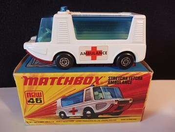 Matchbox 1:64 - Modelauto - Stretcha Fetcha Ambulance, Nieuw