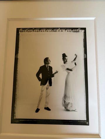 Signé ; Cathleen Naundorf [photographe] / Valentino Garavani