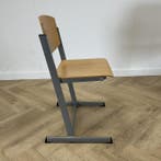 Eromes schoolstoel / stapelstoel zithoogte 46 cm,  Licht, Gebruikt, Hout, Eén