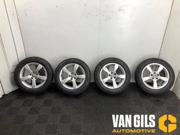 Velgen set + winterbanden Audi A1 O299881, Nieuw
