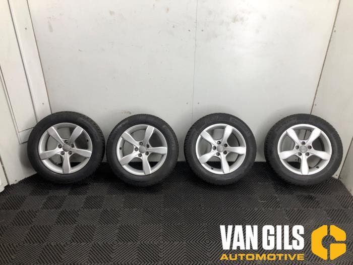 Velgen set + winterbanden Audi A1 O299881, Autos : Pièces & Accessoires, Suspension & Châssis