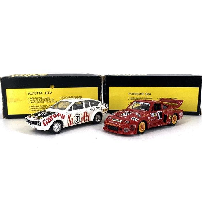 Solido 1:43 - Modelauto (2) - Lot of 2 Classic Miniatures, Hobby en Vrije tijd, Modelauto's | 1:5 tot 1:12