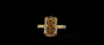 Ring - 14 karaat Geel goud - 5.01ct. tw. Geel Diamant (Fancy, Nieuw