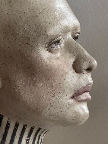 Aga Koncka - Behind the Lines – Unique Ceramic Sculpture