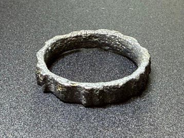 Oud-Romeins Brons Zeldzame ring met een specifieke getande