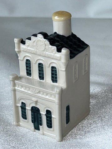 KLM-huisje - Bols voor KLM - Huis nummer 104 - Station
