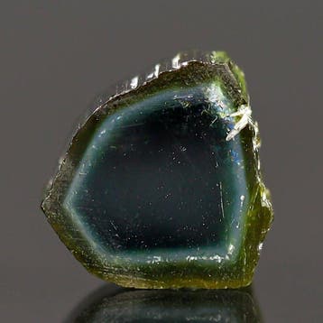 Uniek in zijn soort, meerlagen-toermalijn • 3,65 ct •