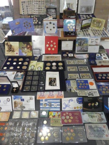 Europa. Collection of coins/banknote/medals/euro inkl. pp