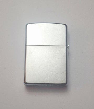 Zippo, Zippo Car Febrero de 2010 - Aansteker - Staal
