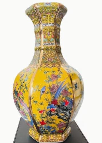 sculptuur, Vaso in porcellana smaltata con uccelli del