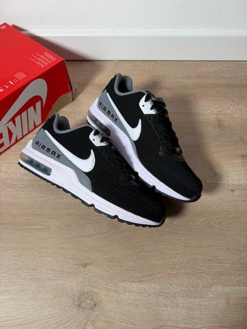 Nike - Sneakers - Maat: EU 44 - Nieuw met tags
