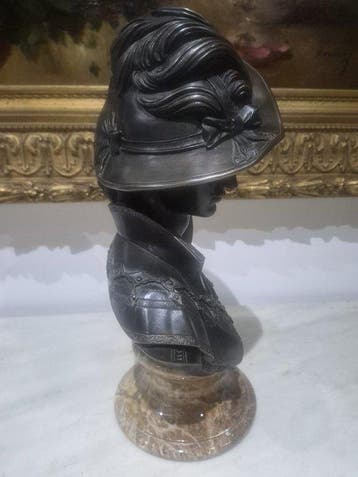 Arnaldo Giannelli (1907-2005) - Buste, Dama con sombrero -