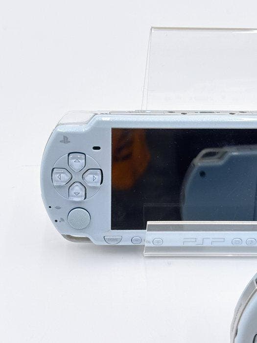 Sony - Sony PSP-2000 Light Blue Console x2 Lot - Initialized, Games en Spelcomputers, Spelcomputers | Overige Accessoires