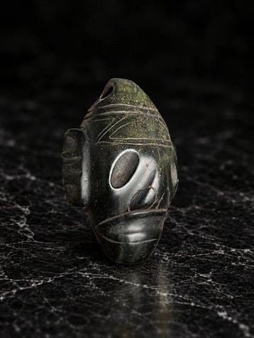 Taíno-cultuur 10e tot 15e eeuw n.Chr. Steen, serpentijn Zemi