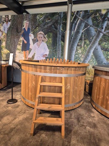 Showroommodellen hottubs en buitensauna’s met flinke korting, Nieuw