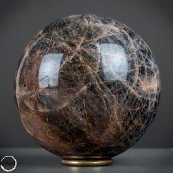 Boule majestueuse en pierre de lune – une profondeur