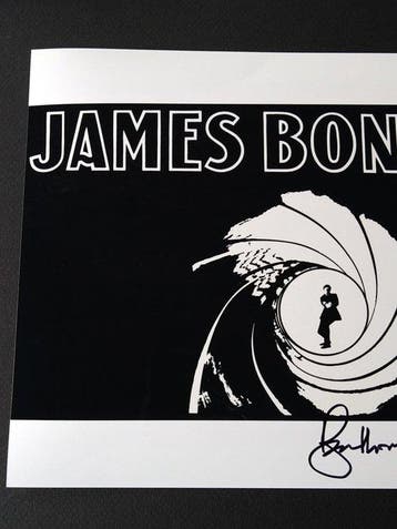James Bond 007 - Sir Roger Moore (+) as 007 - Autograph,