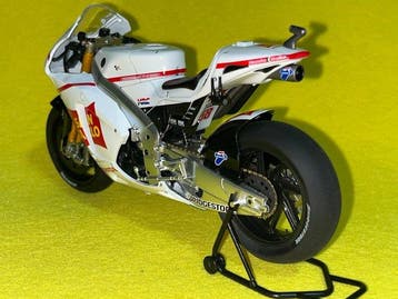 Dea Licensed Moto G.P. 1:12 - Model motorfiets - Honda, Hobby & Loisirs créatifs, Voitures miniatures | 1:5 à 1:12