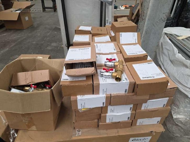 (circa) Water diversion kits (48x) Vaillant..., Doe-het-zelf en Bouw, Zonnepanelen en Toebehoren, Ophalen