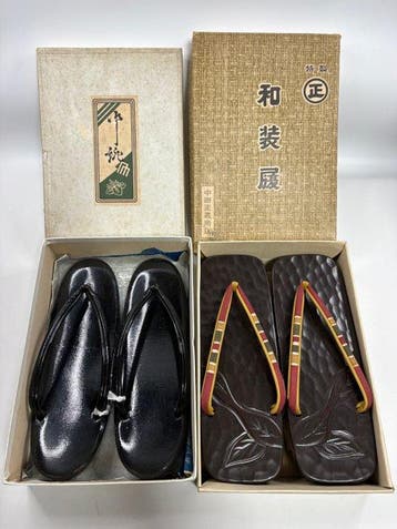 Collectie van Japanse zori-sandalen 27078 - Hout, Stof, Leer