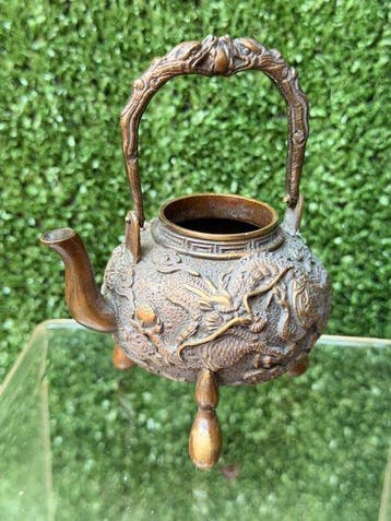 Petite théière en bronze - Japon - Période Meiji (1868–1912)