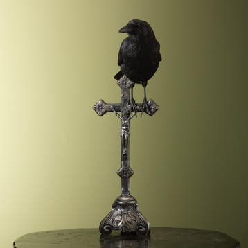 Zwarte Kraai op Kruis Taxidermie Opgezette Dieren By Max, Ophalen of Verzenden, Nieuw, Vogel, Opgezet dier
