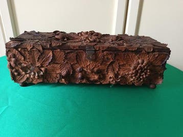 Sieradendoos - hout en dun leer of huid
