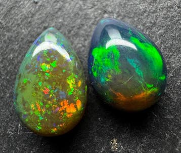 8,76ct Opaal Cabochons- 1.75 g - (2)