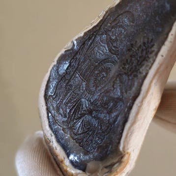 Grote klassieke Romeinse Minerva die het Gorgoneion-Intaglio