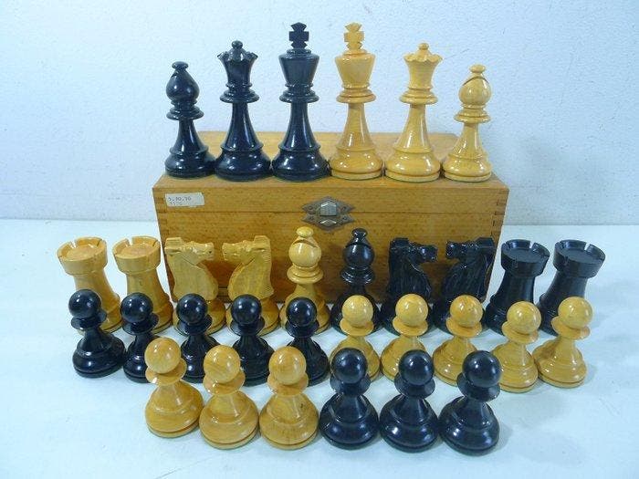 Tres RARE Jeu déchecs Chavet Club Size King 115 mm en buis, Antiquités & Art, Curiosités & Brocante