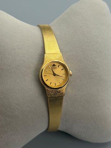 Seiko - Galaxy V401-0250 | Gold Dust Textured Dial –