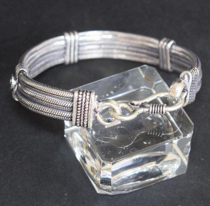 BRACELET 3 rangs chaînes serpent diam 2 mm - 32 gr poinçon, Antiek en Kunst, Kunst | Niet-Westerse kunst