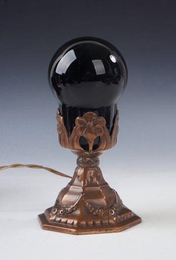 Lamp - Jugendstil Nachtlampje met rode glaskap • gemerkt