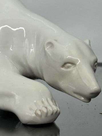 Cerabel - Beeldje, La charge de l’ours - 14 cm - Porselein -