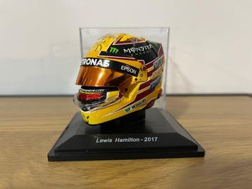 Spark 1:5 - Model raceauto - Bell HP7 - Wereldkampioen 2017, Nieuw