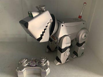 Vintage Mega-Byte The Hound Droid - 1999 -WowWee +