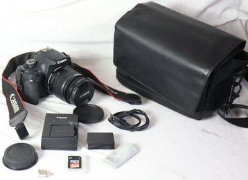 Canon EOS 1200D met EF-S 18-55mm 1:3.5-5.6 IS II en, Nieuw