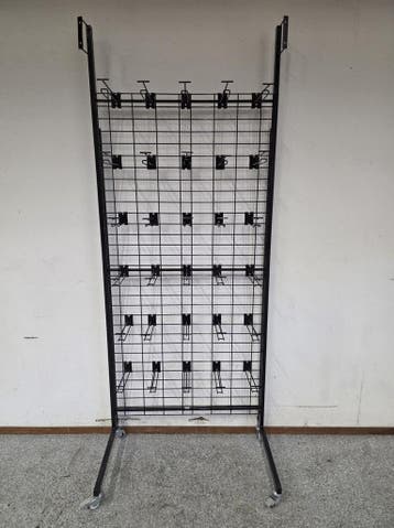 Zwart Metalen Displayrek met 6 Etages – 30 Ophanghaken – Op, Zakelijke goederen