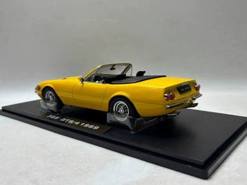 1:18-schaalmodelauto - Ferrari - 365 GTS/4 - 1969, Nieuw